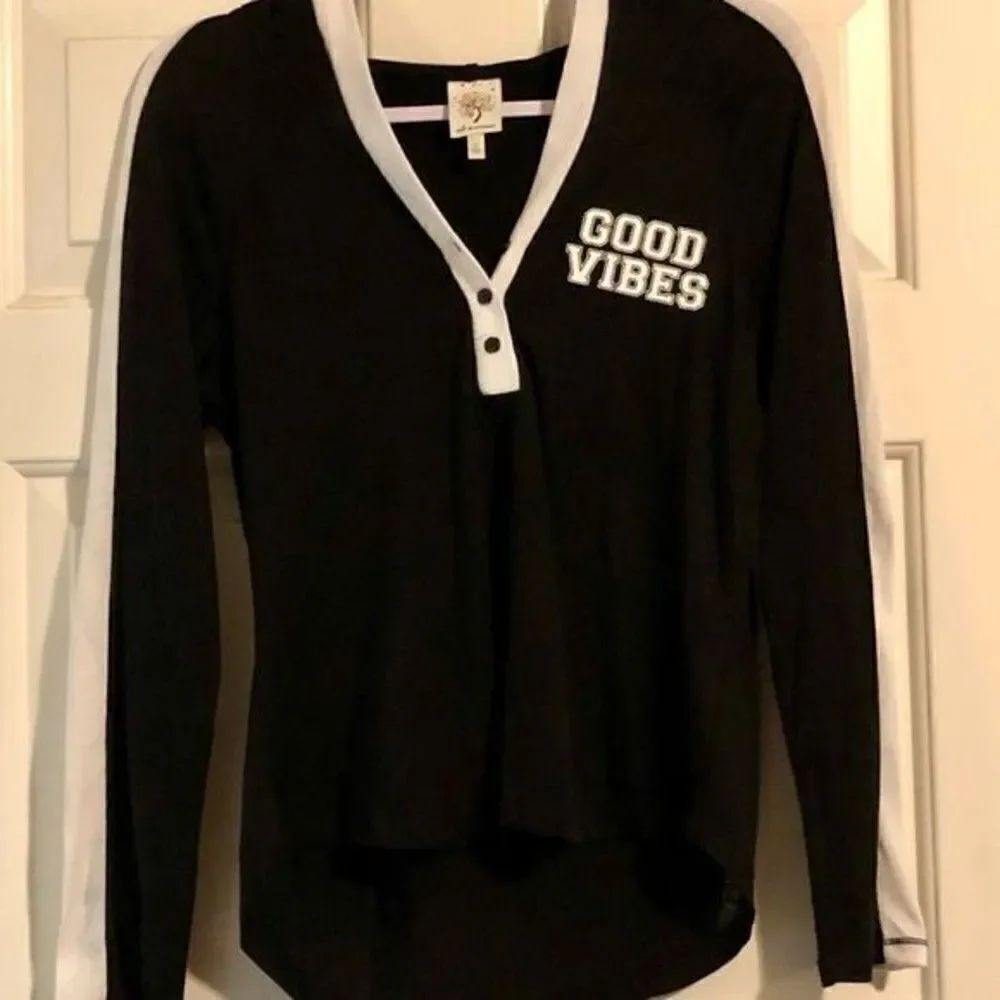 Long Sleeved Hooded “Good Vibes” Shirt